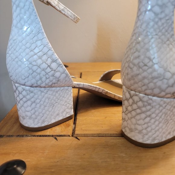NWT Steve Madden Renee White and Grey Heels - Picture 8 of 14